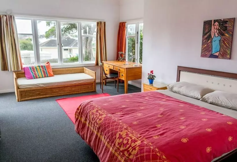 42b College House   Hostel