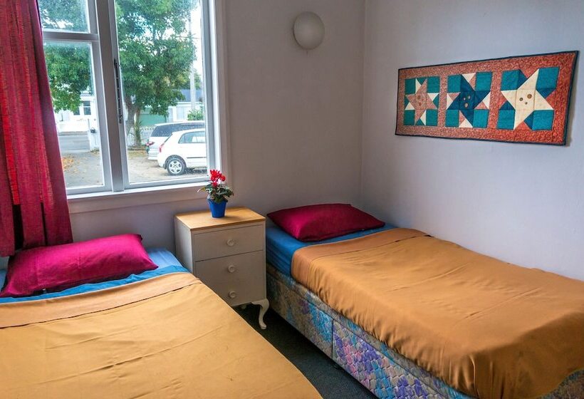 42b College House   Hostel