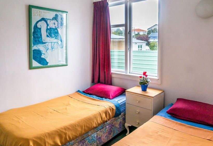 42b College House   Hostel