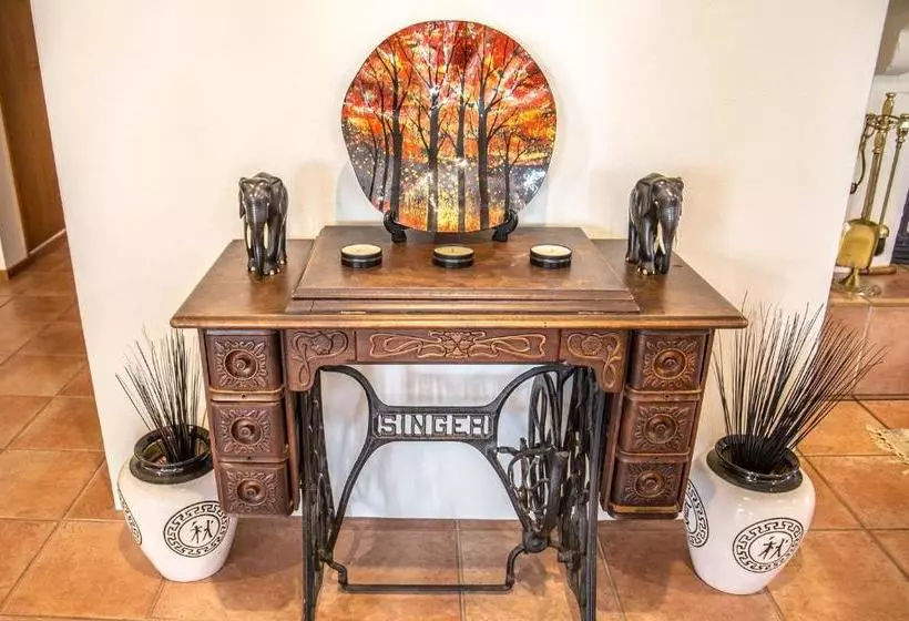 ベッドアンドブレックファースト Heartland Lodge