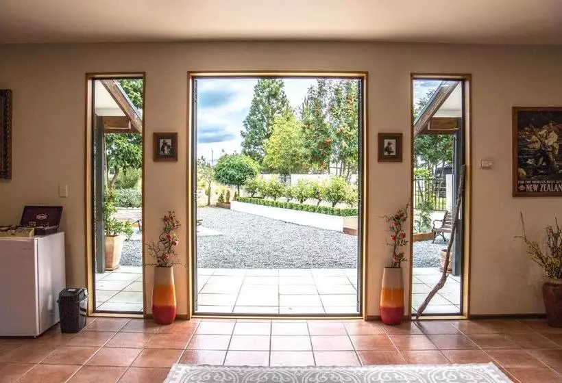 ベッドアンドブレックファースト Heartland Lodge