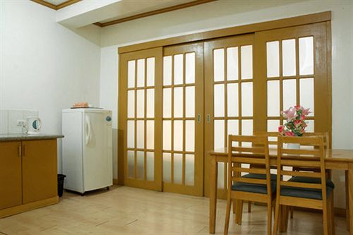 فندق صغير Amax Inn Makati