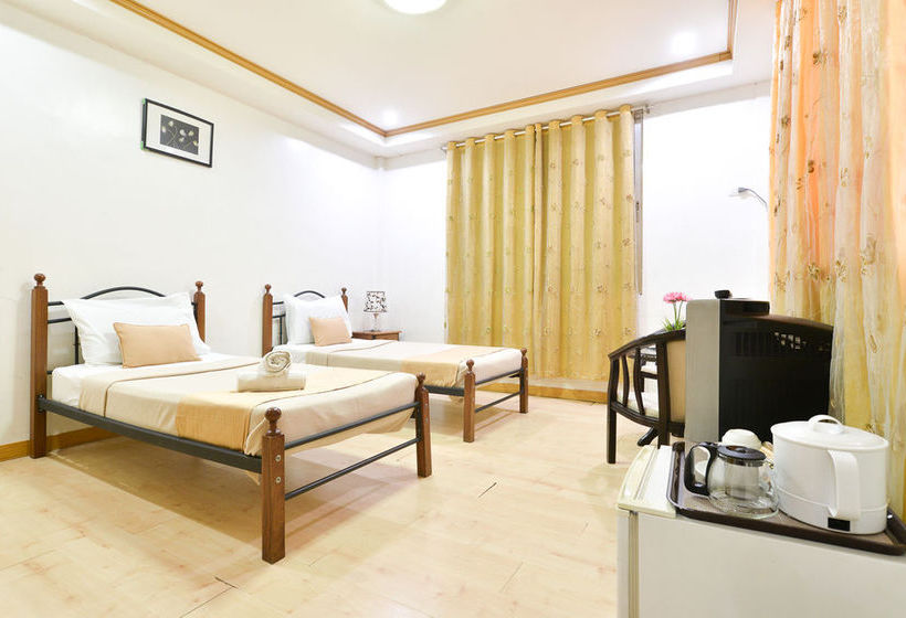 فندق صغير Amax Inn Makati