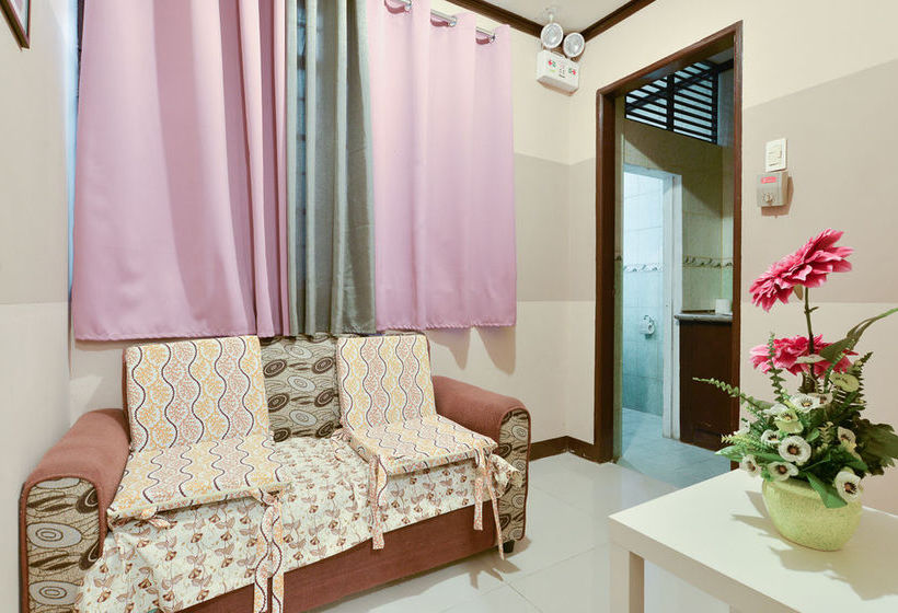 فندق صغير Amax Inn Makati