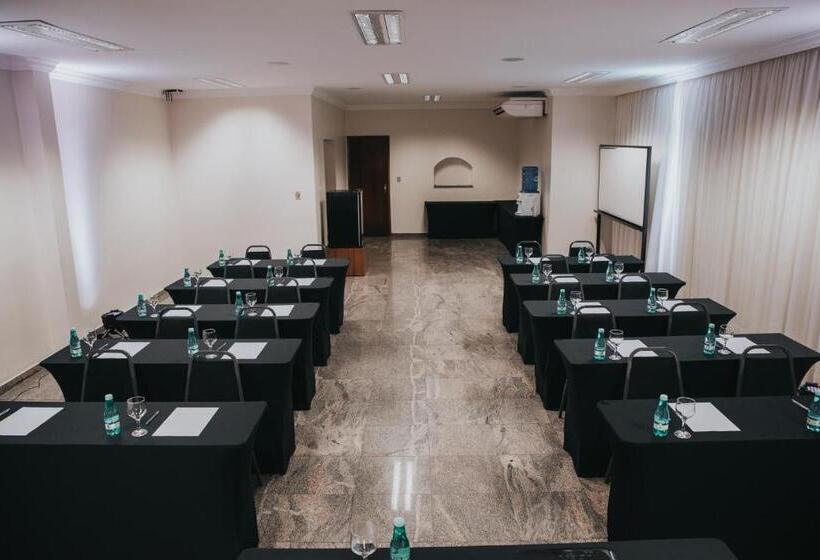 Aruá Hotel, Restaurante E Convenções