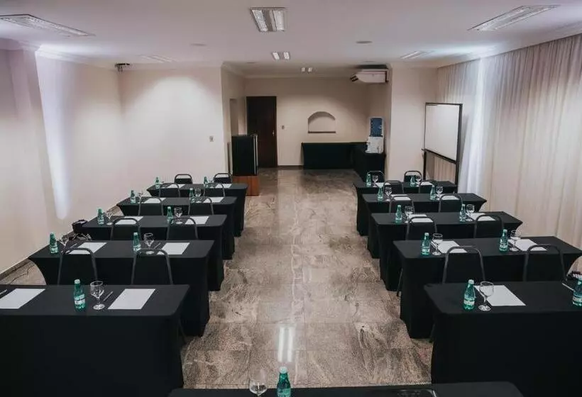 Aruá Hotel, Restaurante E Convenções