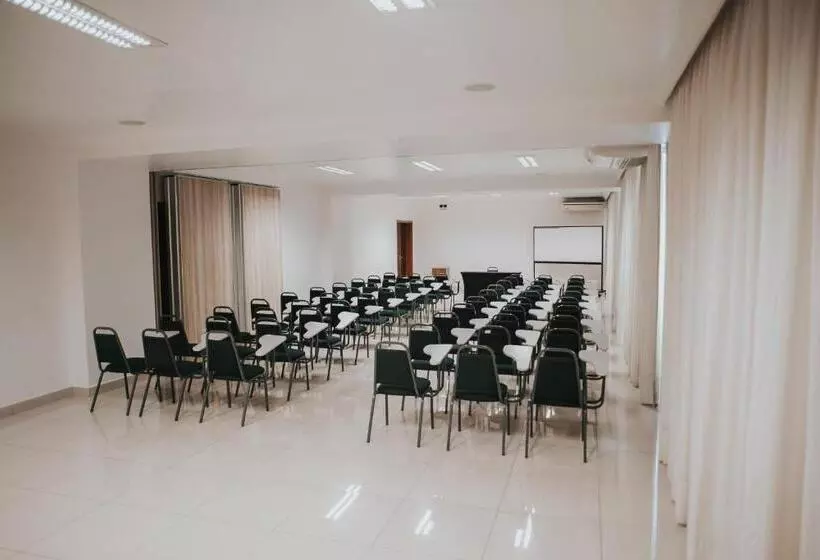 Aruá Hotel, Restaurante E Convenções