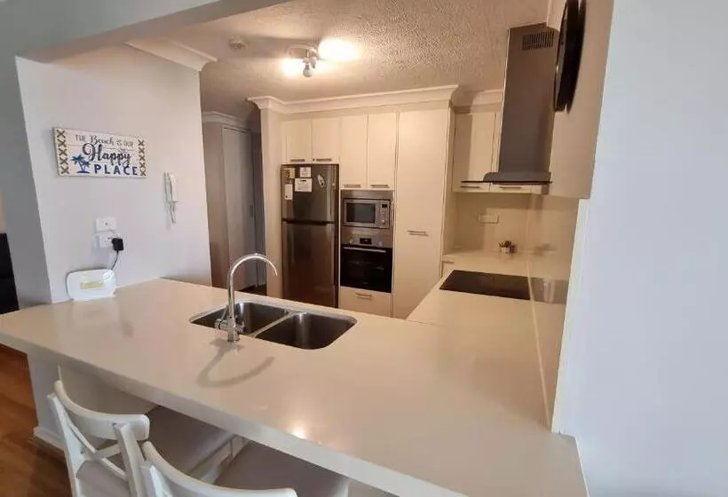 בית מלון כפרי Breakers North Absolute Beachfront Apartments