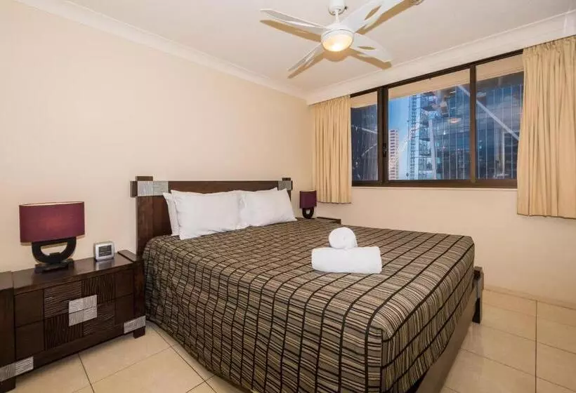 בית מלון כפרי Breakers North Absolute Beachfront Apartments