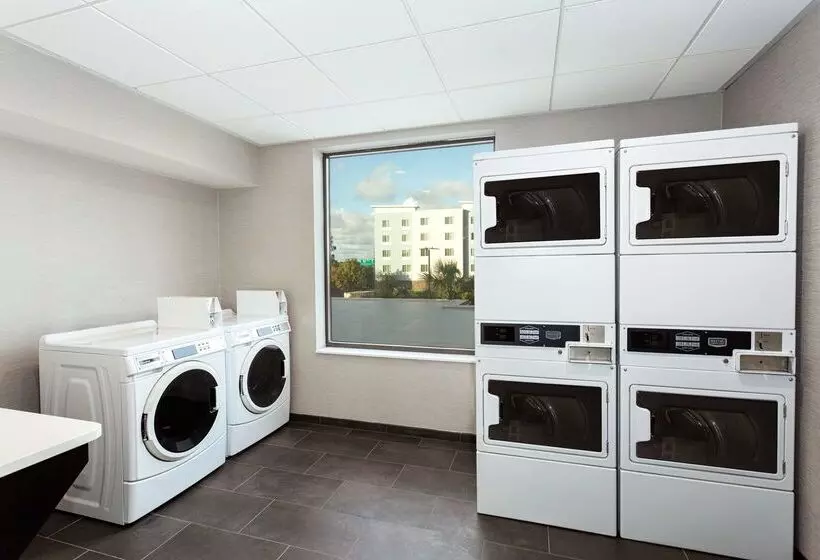 ホテル Doubletree By Hilton Charleston Mount Pleasant