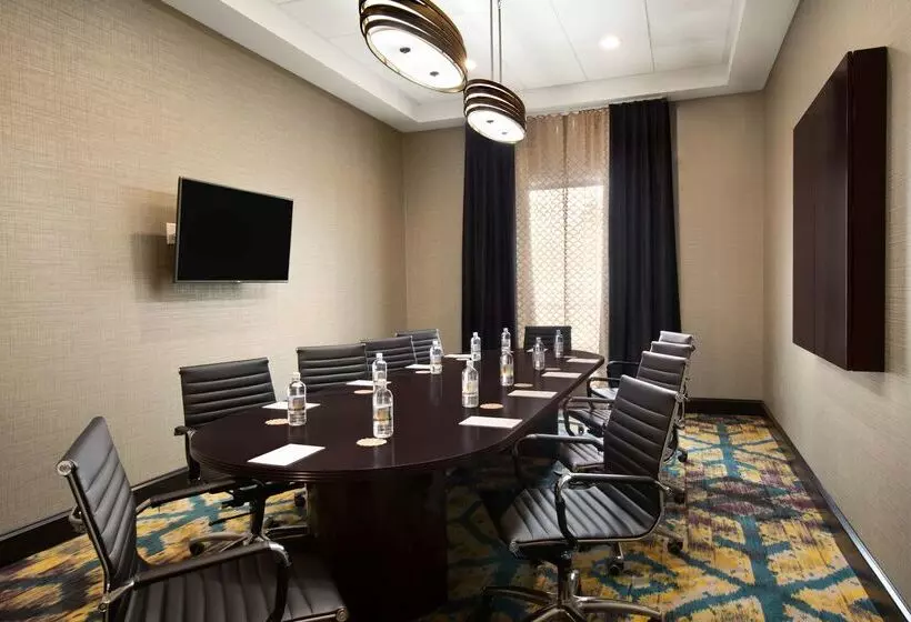 ホテル Doubletree By Hilton Charleston Mount Pleasant