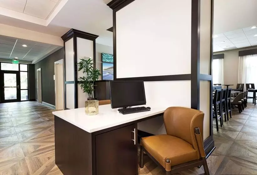 ホテル Doubletree By Hilton Charleston Mount Pleasant