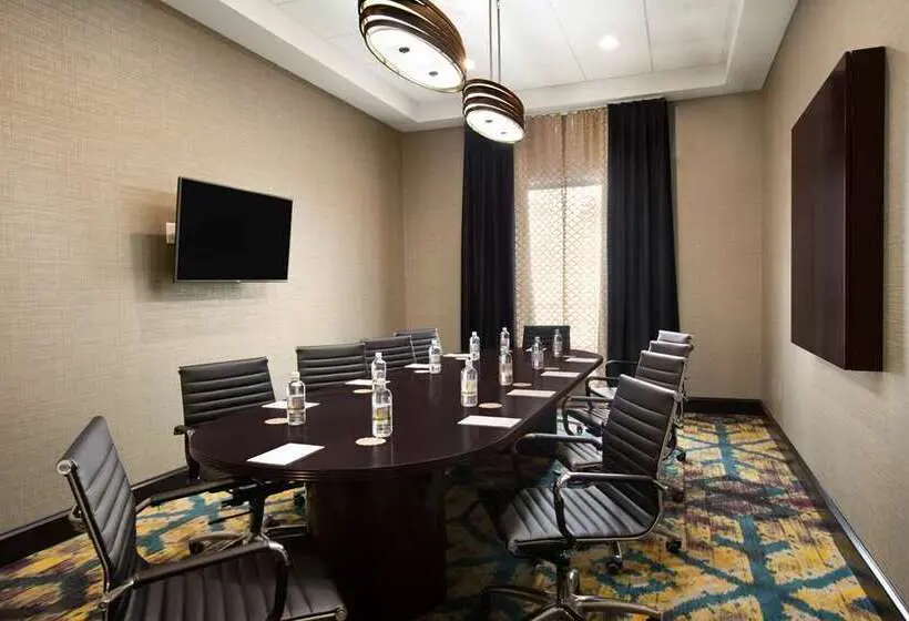 ホテル Doubletree By Hilton Charleston Mount Pleasant