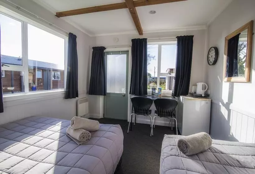 Hotel Tasman Holiday Parks   Te Anau