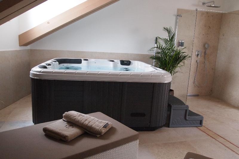 Heritage Hotel Life Palace