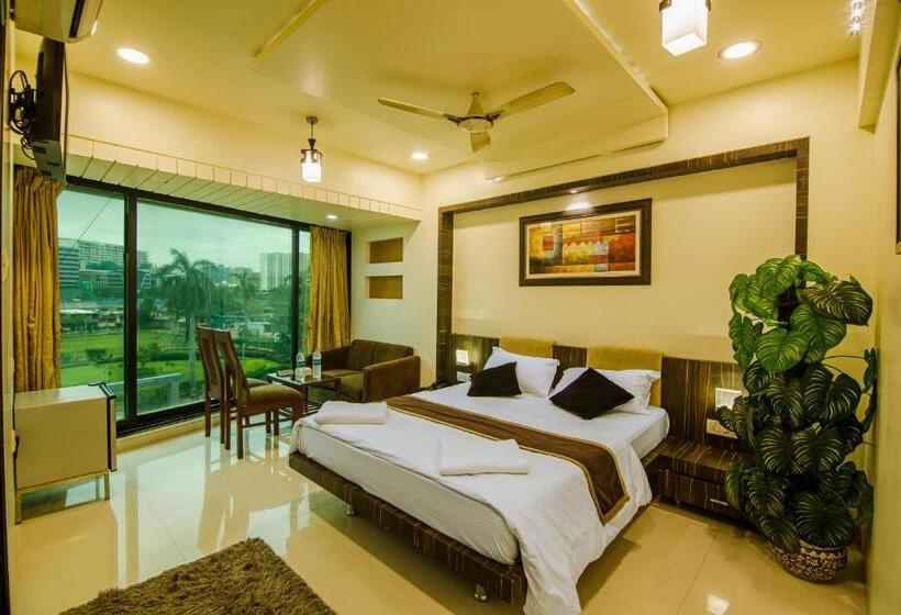 La Hotel Metro Near Bkc