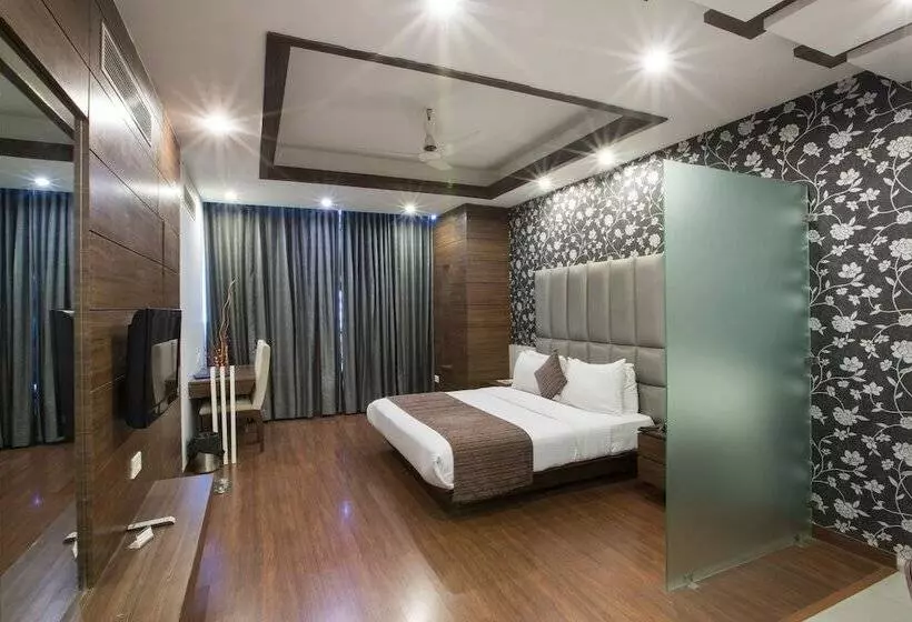 Hotel Narulas Aurrum