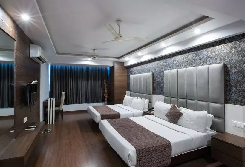 Hotel Narulas Aurrum