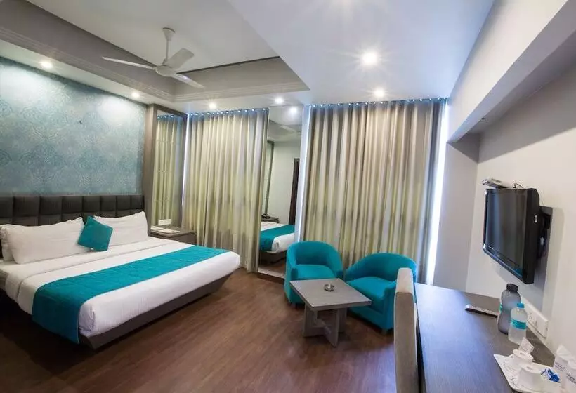 Hotel Narulas Aurrum