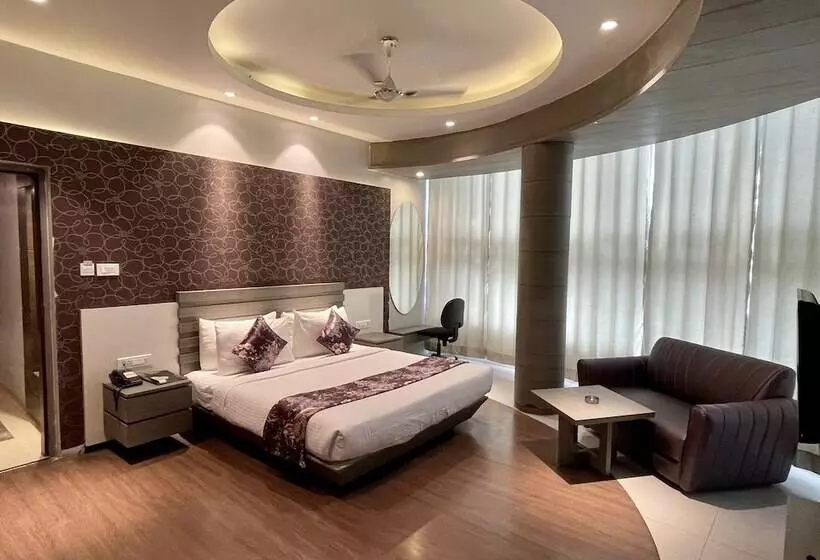 Hotel Narulas Aurrum