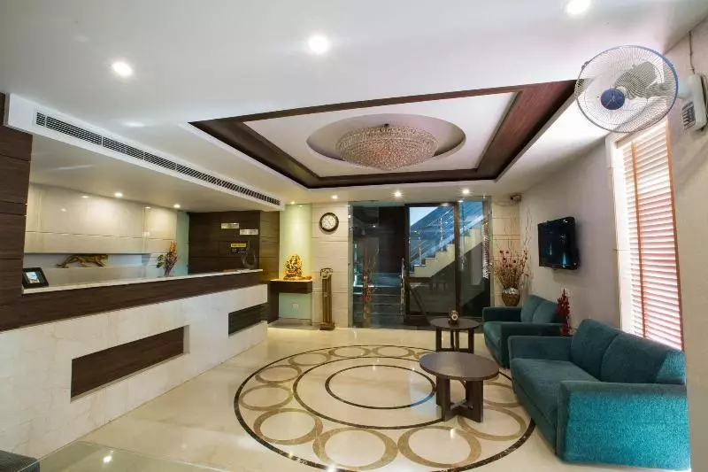 Hotel Narulas Aurrum
