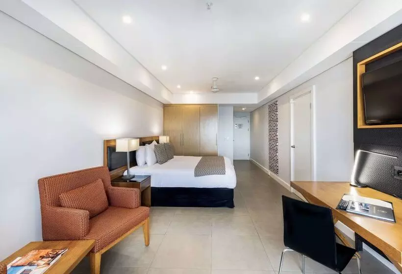 Отель Oaks Darwin Elan