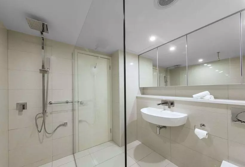 Отель Oaks Darwin Elan