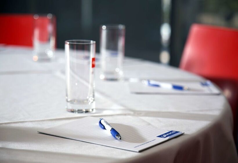 فندق Oaks Darwin Elan