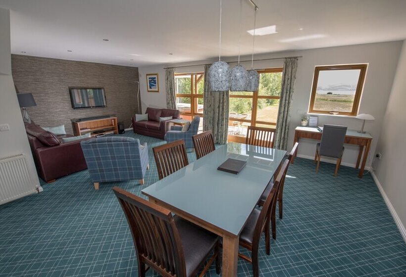 Сельский отель Loch Lomond Waterfront Luxury Lodges