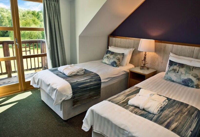 Сельский отель Loch Lomond Waterfront Luxury Lodges