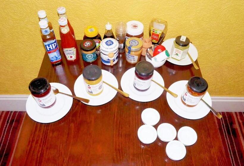 호텔 St Hilary Guest House