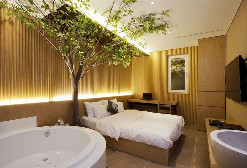 בית מלון כפרי The Designers Samseong