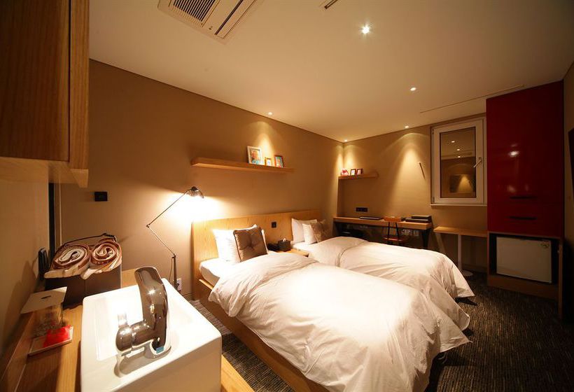 בית מלון כפרי The Designers Samseong