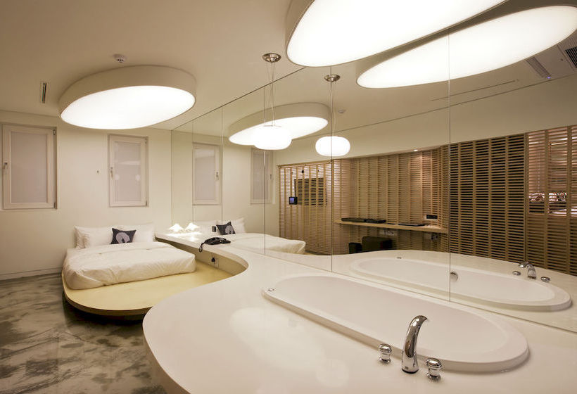 בית מלון כפרי The Designers Samseong