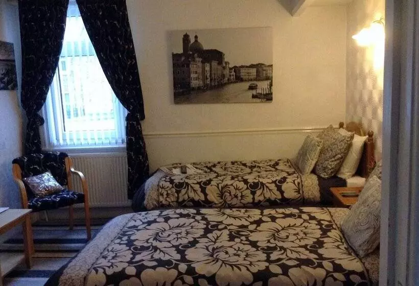 بنسيون The Kensington