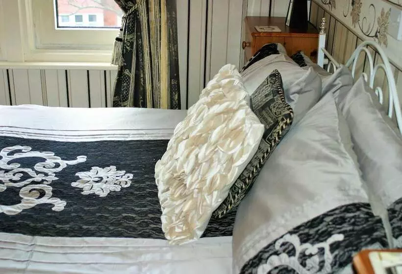 بنسيون The Kensington