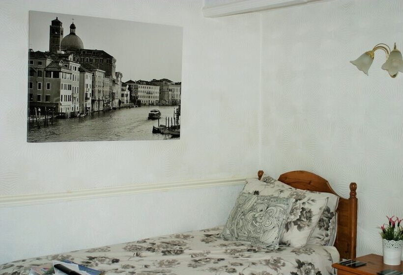 پانسیون The Kensington