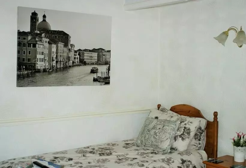 بنسيون The Kensington