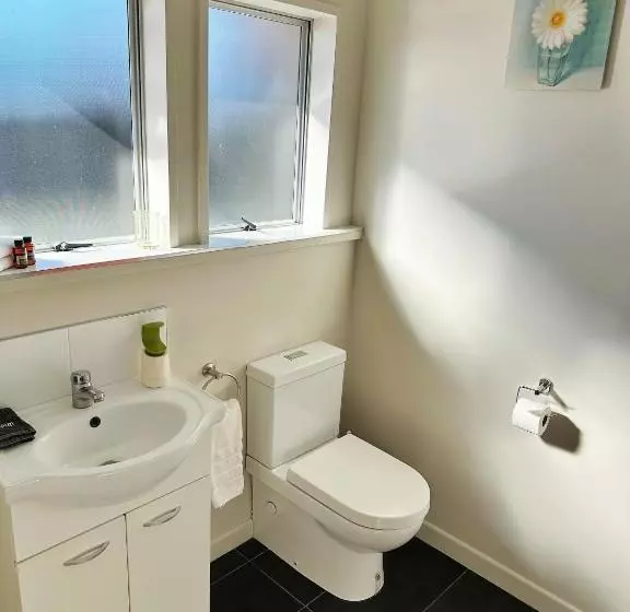 Red Rock Thermal Motel Mineral Pool