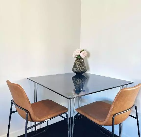 Red Rock Thermal Motel Mineral Pool