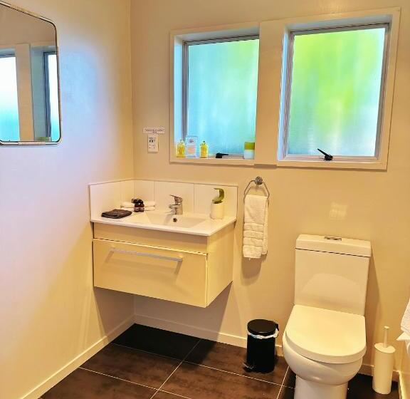 Red Rock Thermal Motel   Mineral Pool