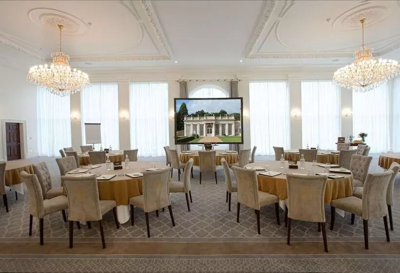 Rushton Hall Hotel And Spa