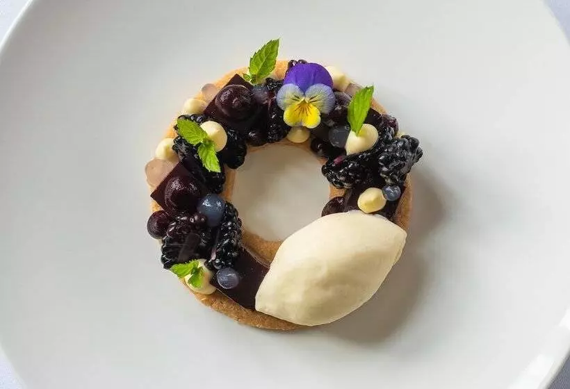 Rushton Hall Hotel And Spa