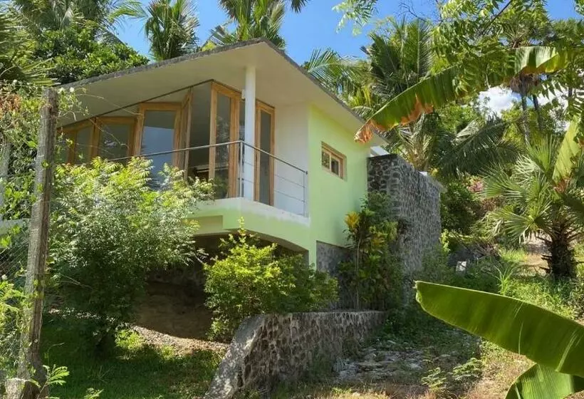 Aamiaismajoitus (B&B) Villa Cantik Sambirenteng