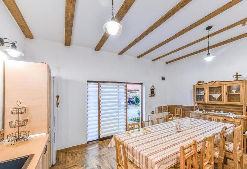 הוסטל Casa Trappold