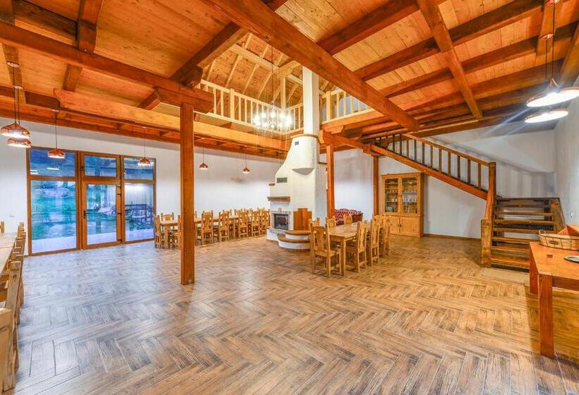 הוסטל Casa Trappold