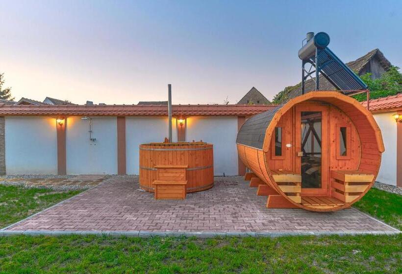 הוסטל Casa Trappold