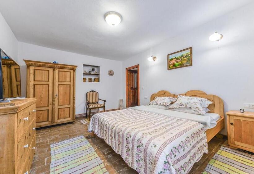 הוסטל Casa Trappold