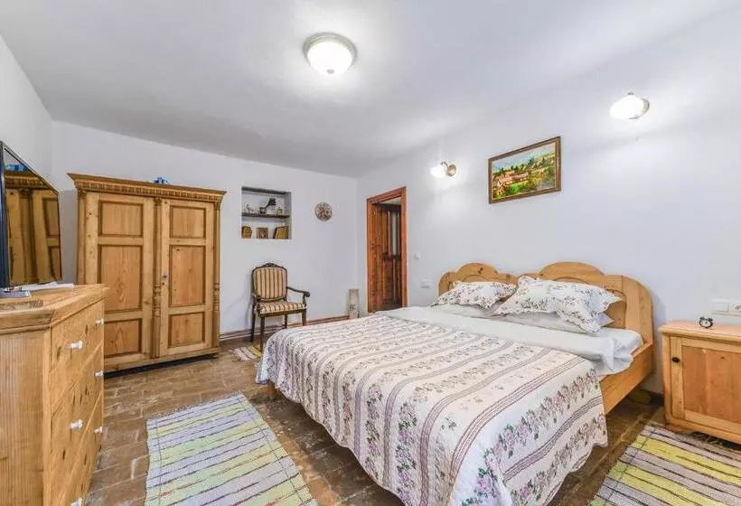 Retkeilymaja Casa Trappold