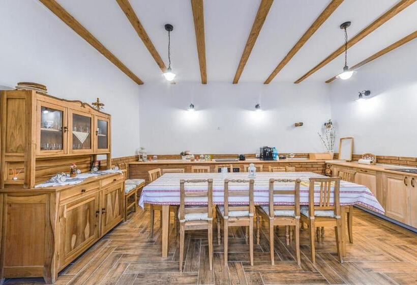 הוסטל Casa Trappold